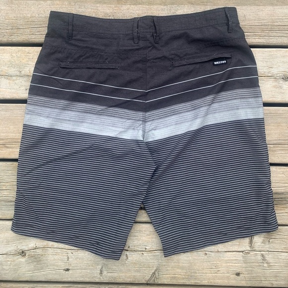West Forty Nine Submersible Hybrid Shorts | Size 36 - Picture 4 of 7